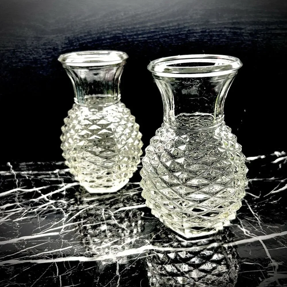 Vintage 1982 FTD Pineapple Shaped Diamond Point Pressed Glass 5.5